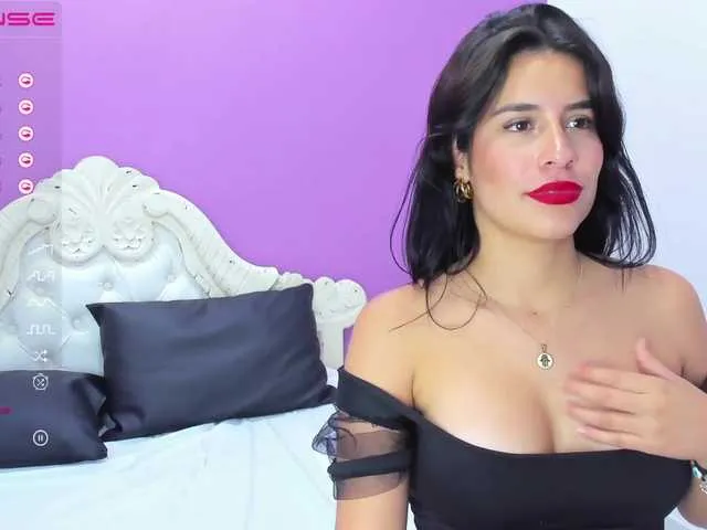 Live sex webcam photo for NekaneDee #274049719