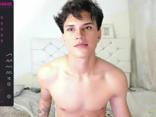 Live sex webcam photo for Nekoboy01 #275512175