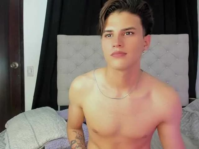 Live sex webcam photo for Nekoboy01 #275547605