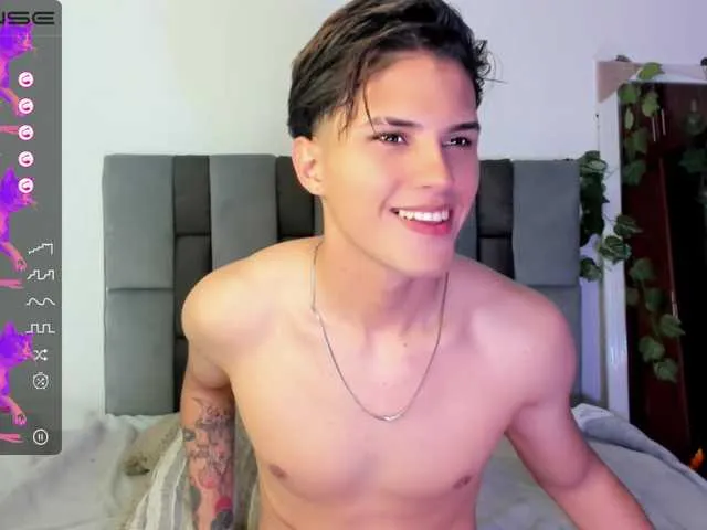 Live sex webcam photo for Nekoboy01 #275564228