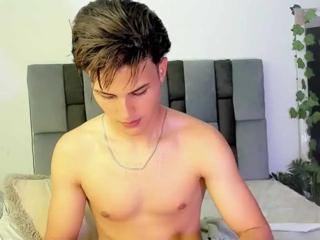 Live sex webcam photo for Nekoboy01 #275593919