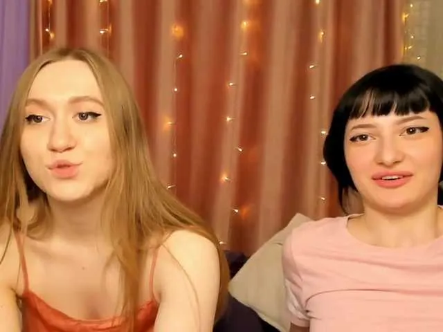 Live sex webcam photo for NellieSusan #273345281