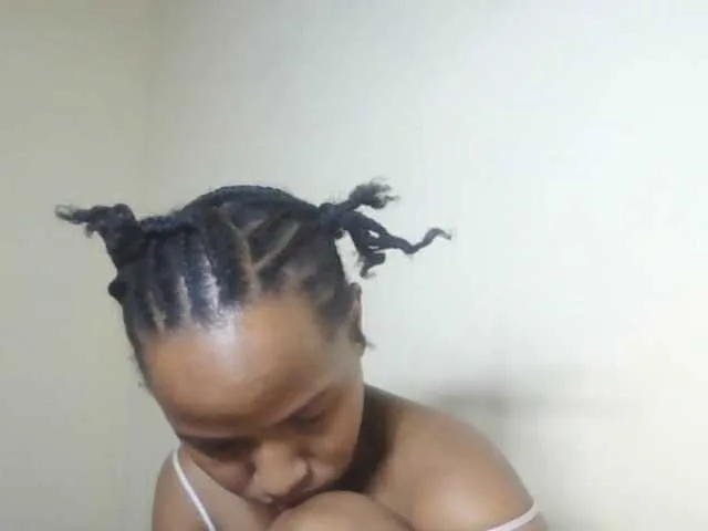 Live sex webcam photo for Nelliesexy #290865399