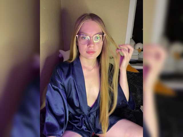 Live sex webcam photo for Nene678 #276391718