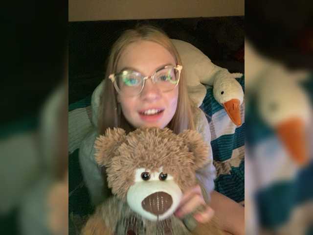 Live sex webcam photo for Nene678 #276417663