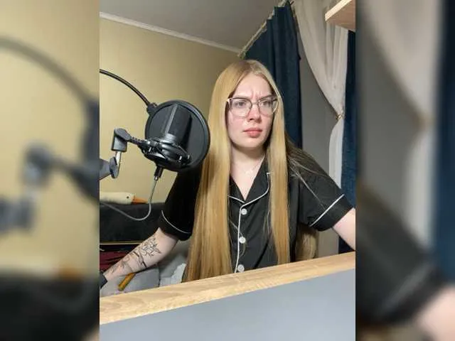 Live sex webcam photo for Nene678 #276772905