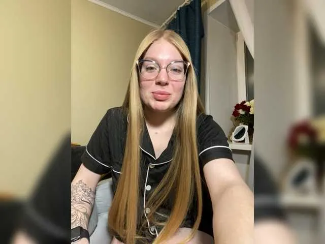 Live sex webcam photo for Nene678 #276831982