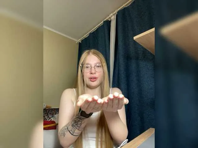 Live sex webcam photo for Nene678 #277146327