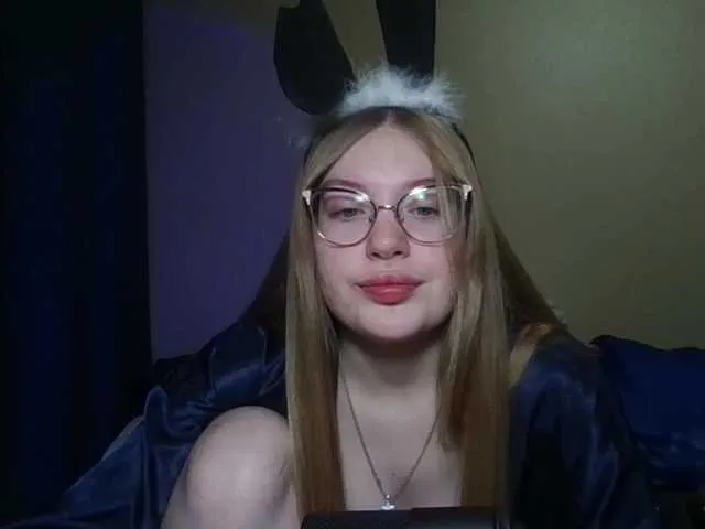 Live sex webcam photo for Nene678 #277186961