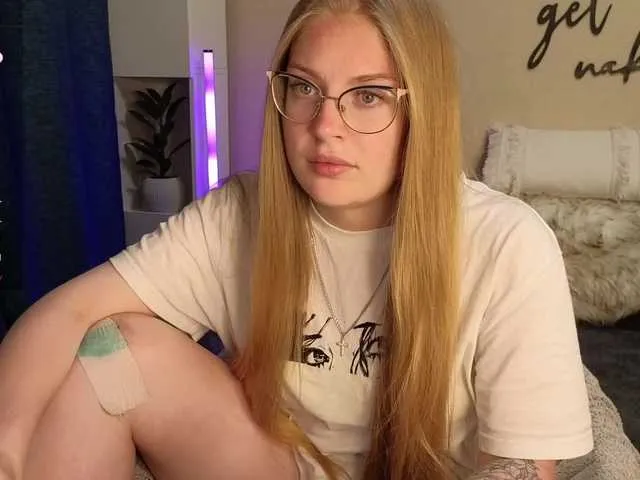 Live sex webcam photo for Nene678 #278049528