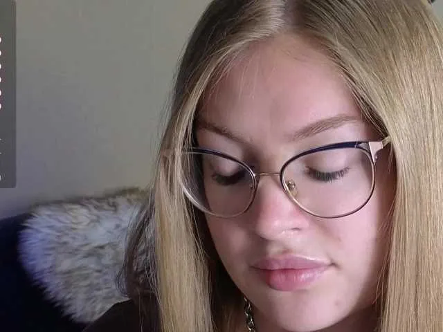 Live sex webcam photo for Nene678 #278069950