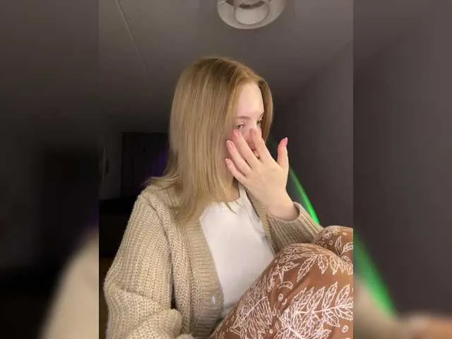 Live sex webcam photo for Nensy-nensy #290179238