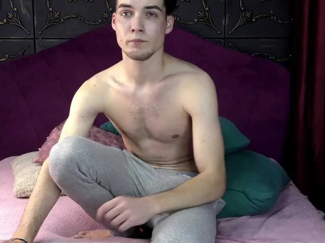 Live sex webcam photo for NeroKnox #290590146
