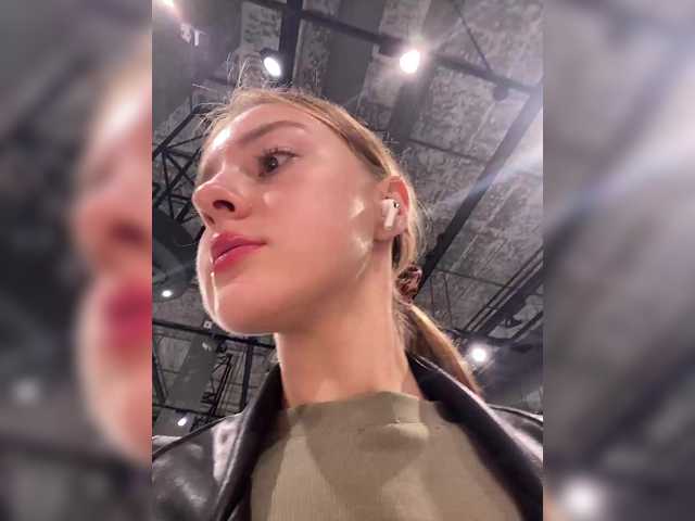 Live sex webcam photo for Nestyzz #278264863