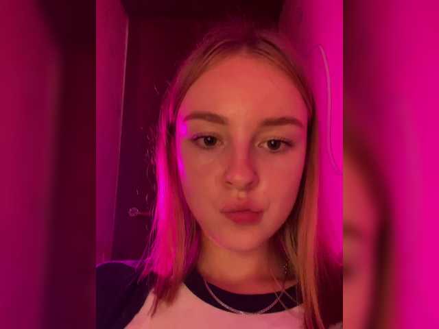 Live sex webcam photo for Nestyzz #278289686