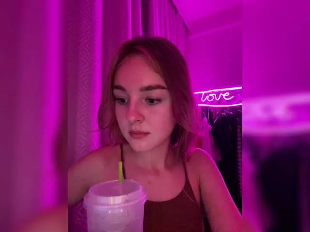 Live sex webcam photo for Nestyzz #290011341