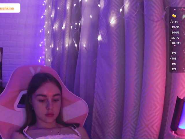 Live sex webcam photo for Nestyzz #290436278