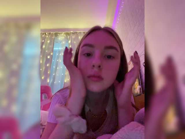 Live sex webcam photo for Nestyzz #290501286