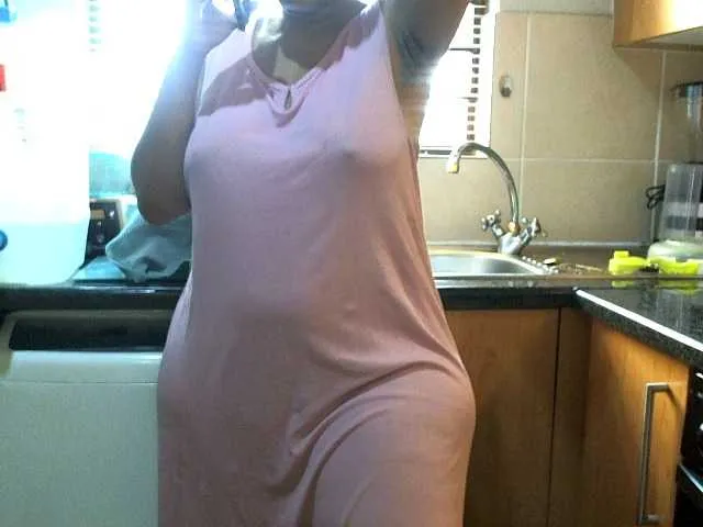 Live sex webcam photo for NewBeginnings8 #293010244