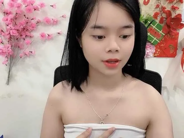 Live sex webcam photo for NgocBich2k #277606879