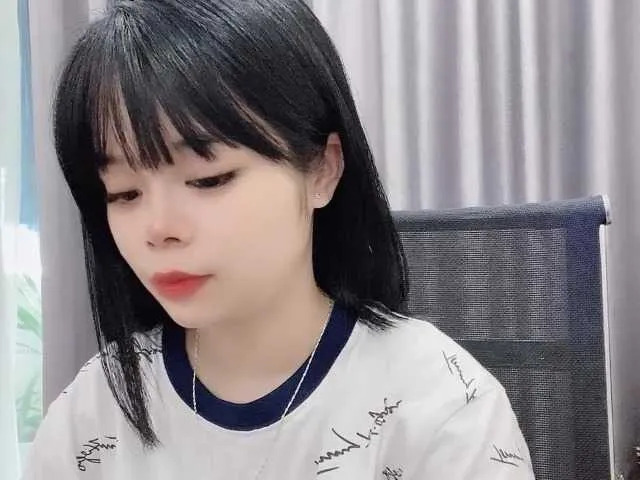 Live sex webcam photo for NgocBich2k #277701797