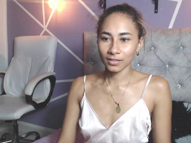 Live sex webcam photo for Nia-quizi #276957876