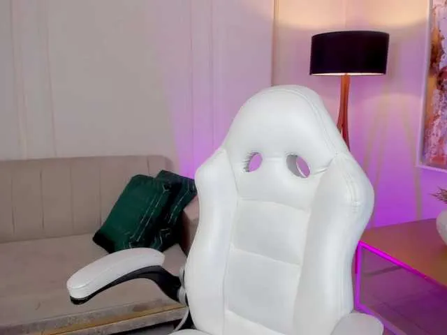 Live sex webcam photo for NiaBennet #273723081