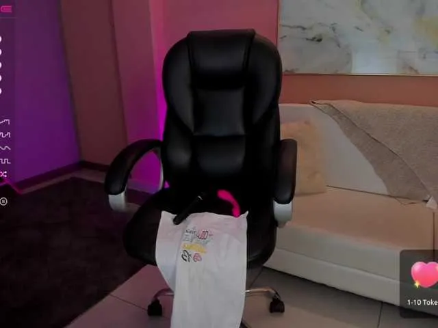 Live sex webcam photo for NiaBennet #274131473