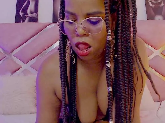 Live sex webcam photo for NiaPratt #290811512