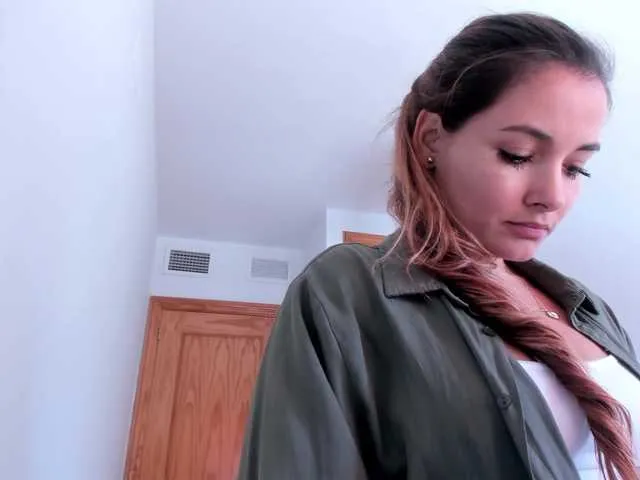 Live sex webcam photo for NiaStone #276282839