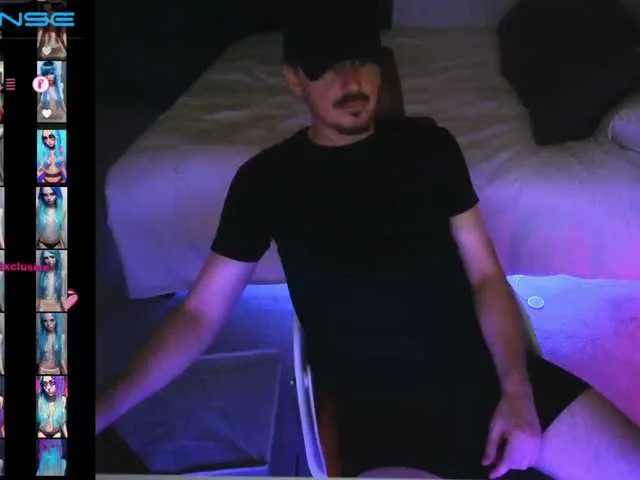 Live sex webcam photo for NiccStrokes #275558016