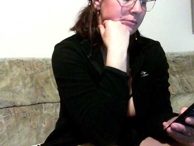 Live sex webcam photo for Nicegirl1985 #290551086