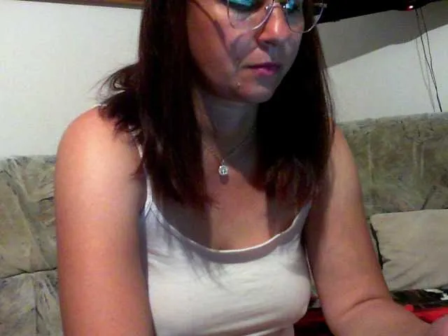 Live sex webcam photo for Nicegirl1985 #291296308