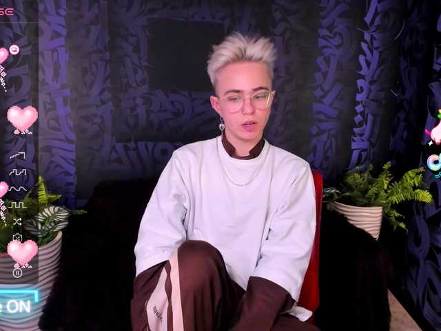 Live sex webcam photo for NickBlond #277290713