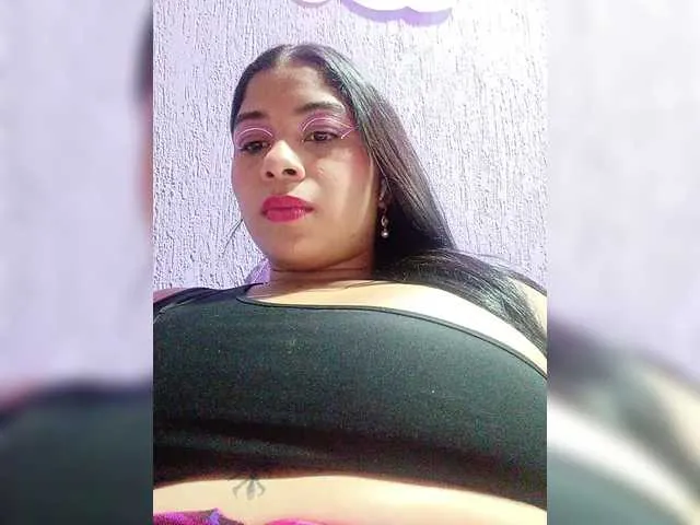Live sex webcam photo for NickyCole #290270632