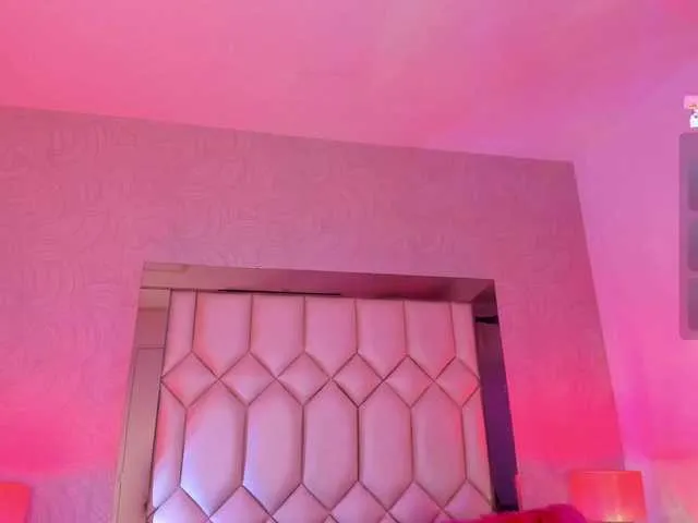 Live sex webcam photo for NickyCole #291006435