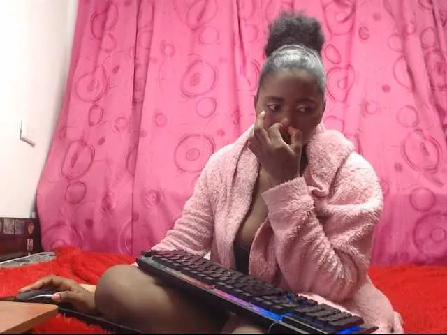 Live sex webcam photo for NickyKendal #291715832