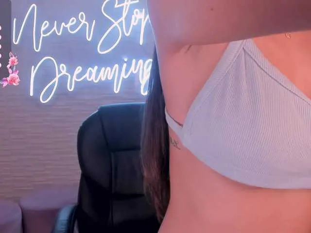 Live sex webcam photo for NickyWayneX #290045887