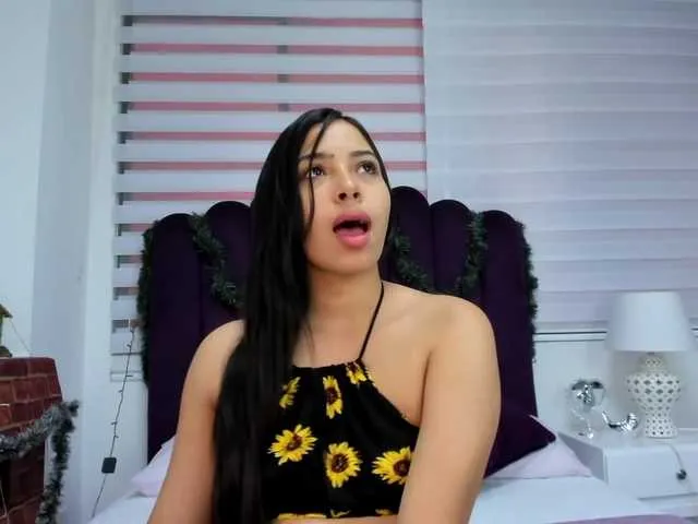 Live sex webcam photo for Nickywhitee #271761610