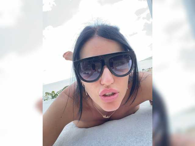 Live sex webcam photo for Nicol #274114731