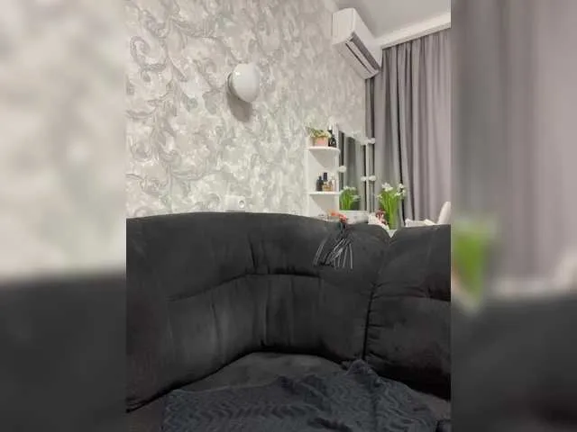 Live sex webcam photo for Nicol #281220660