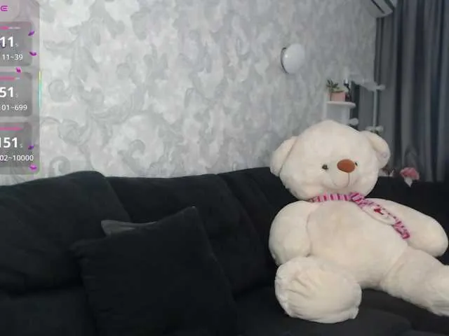 Live sex webcam photo for Nicol #292041833