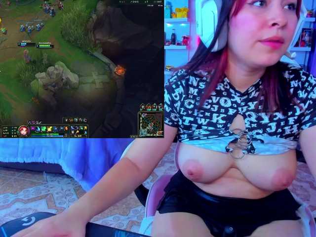 Live sex webcam photo for NicolGamePlay #275566096