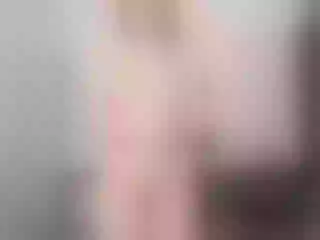 Live sex webcam photo for NicolMoon3 #272006963