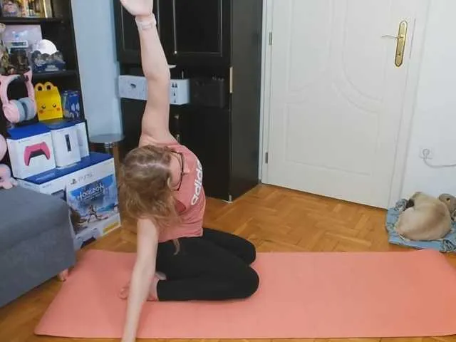 Live sex webcam photo for NicolMoon3 #274136041