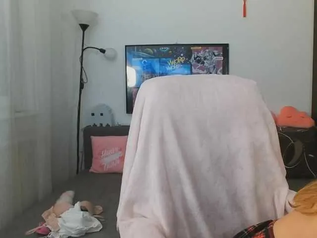 Live sex webcam photo for NicolMoon3 #274457364