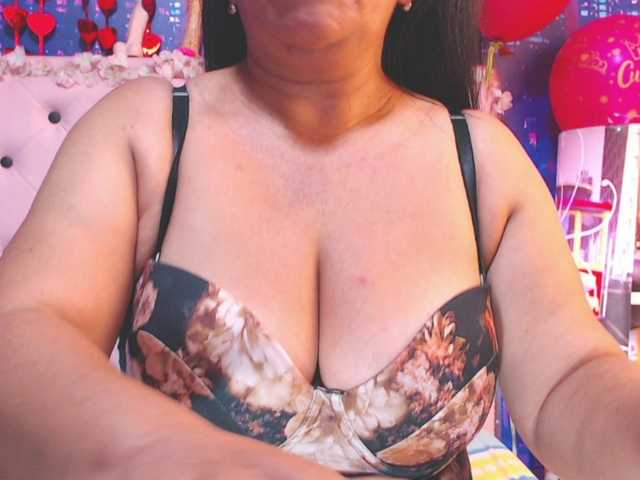Live sex webcam photo for NicolTamara #277841642