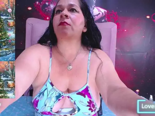 Live sex webcam photo for NicolTamara #292365046