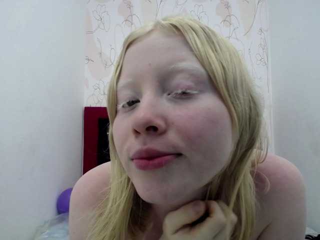 Live sex webcam photo for NicolWinston #275342686