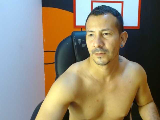 Live sex webcam photo for NicolasJonnez #277417626